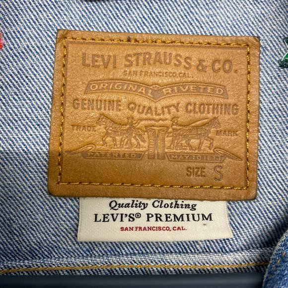 Levi's Premium Floral Embroidered Ex BF Denim Trucker Jean Jacket Light Wash S - Picture 9 of 11